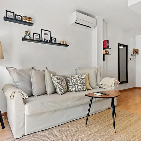 Cozy In Center By Costarentals - Ref 207 *